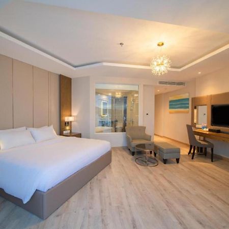 Homie Panorama Beachfront Residences 芽庄 外观 照片